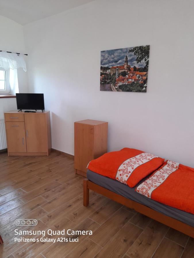 Kojan Apartment Jilovice Bagian luar foto